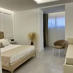 Guest house Kairos Tropea Luxury Rooms & Pool 4*