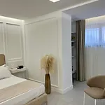 Guest house Kairos Tropea Luxury Rooms & Pool 4*