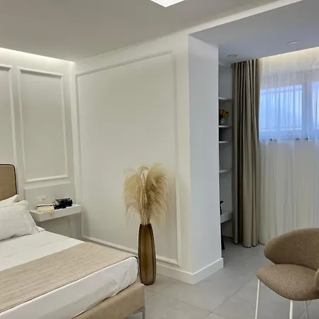 招待所 Kairos Luxury & Pool 4*