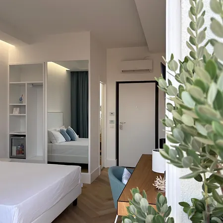 Kairos Luxury & Pool 4*