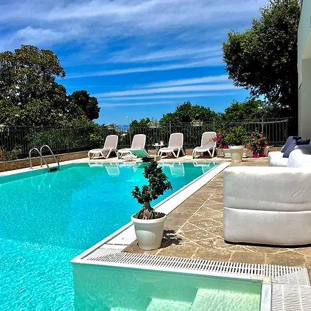 Kairos Luxury & Pool 4*