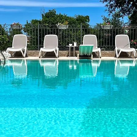 Kairos Luxury & Pool 特罗佩阿