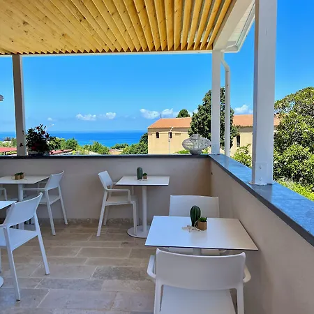 Kairos Luxury & Pool