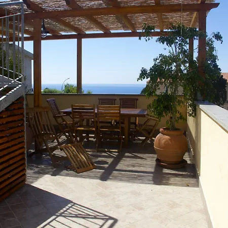 Kairos Luxury & Pool 4*